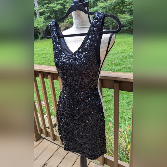 Amber Blue Sequin Black Cocktail/Prom Mini Dress Size Medium - Picture 2 of 6